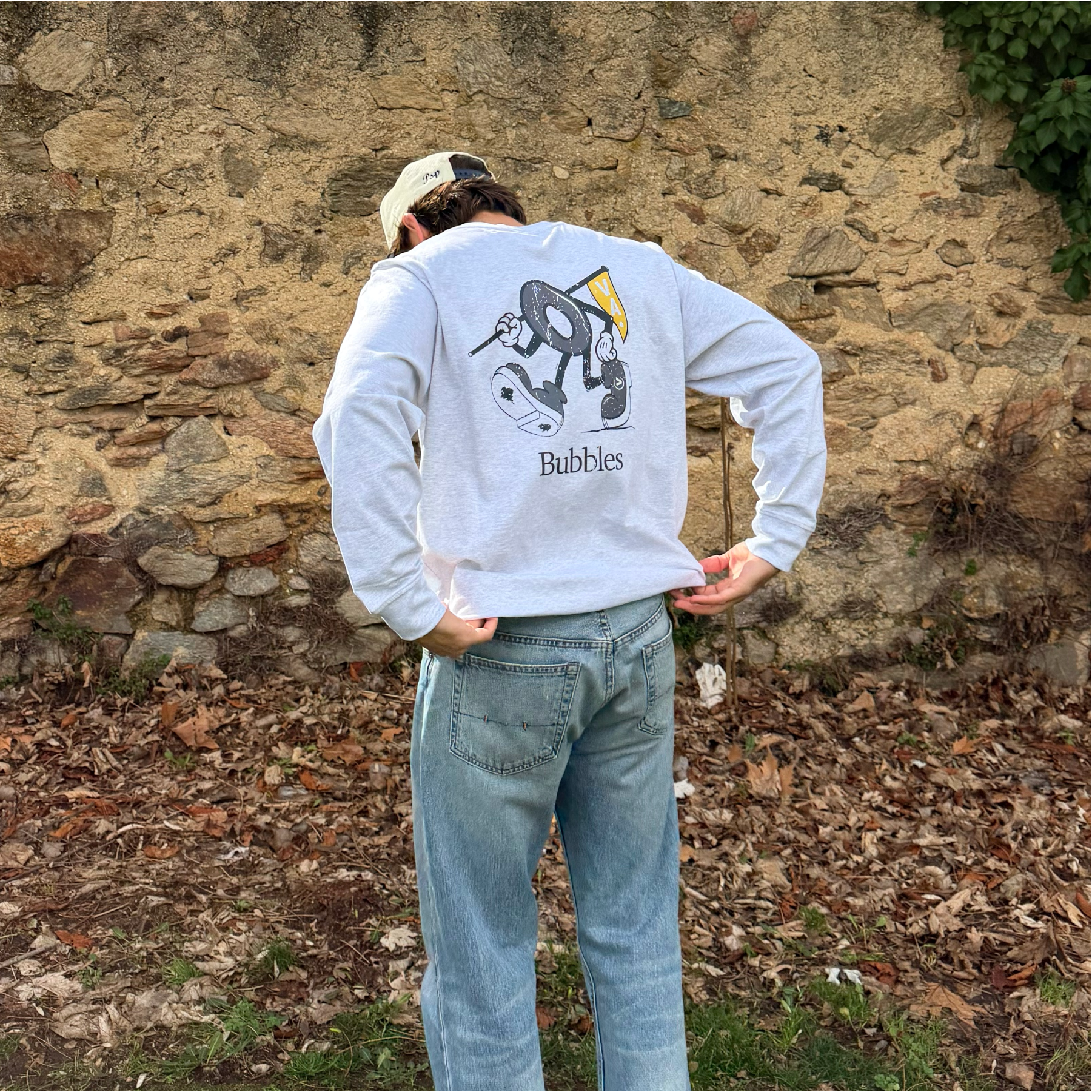 "O" LONGSLEEVE LIGHT GREY